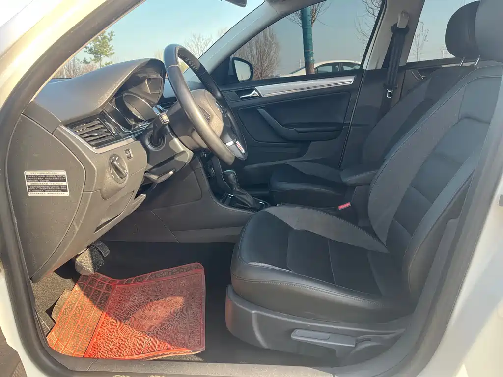 Volkswagen Volkswagen Bora 2015 Quality Edition 1.6L Automatic Comfort Model 2015 - thumbnail 9