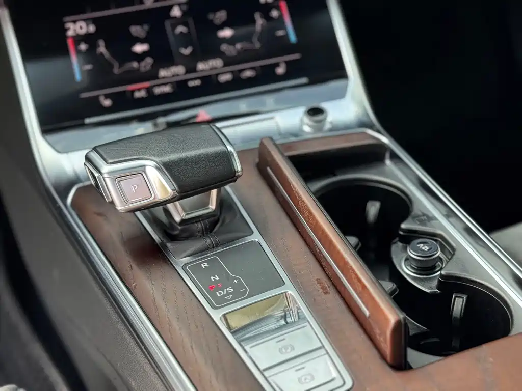 Audi Audi A6L 2023 40 TFSI Luxury Dynamic Model 2023 - thumbnail 17
