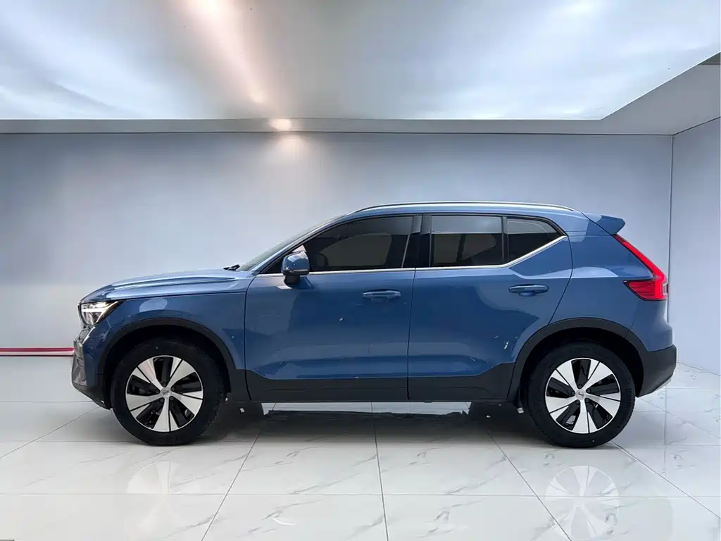 Volvo Volvo XC40 2024 B3 Core Luxury Edition 2023 - thumbnail 4