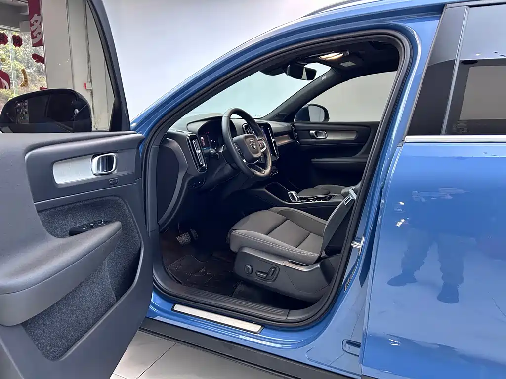 Volvo Volvo XC40 2024 B3 Core Luxury Edition 2023 - thumbnail 8