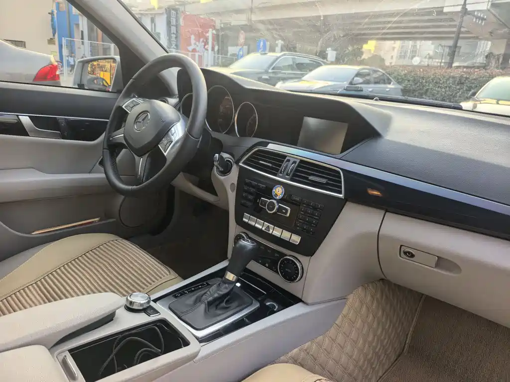 Mercedes-Benz Mercedes-Benz C-Class 2013 C 180 Classic Grand Edition 2014 - thumbnail 10