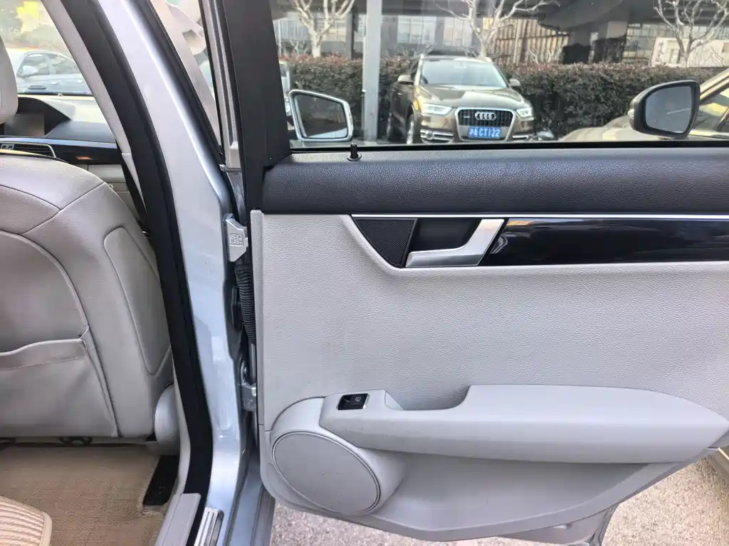 Mercedes-Benz Mercedes-Benz C-Class 2013 C 180 Classic Grand Edition 2014 - thumbnail 13