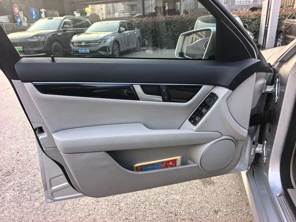 Mercedes-Benz Mercedes-Benz C-Class 2013 C 180 Classic Grand Edition 2014 - thumbnail 19