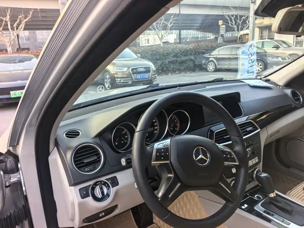 Mercedes-Benz Mercedes-Benz C-Class 2013 C 180 Classic Grand Edition 2014 - thumbnail 22