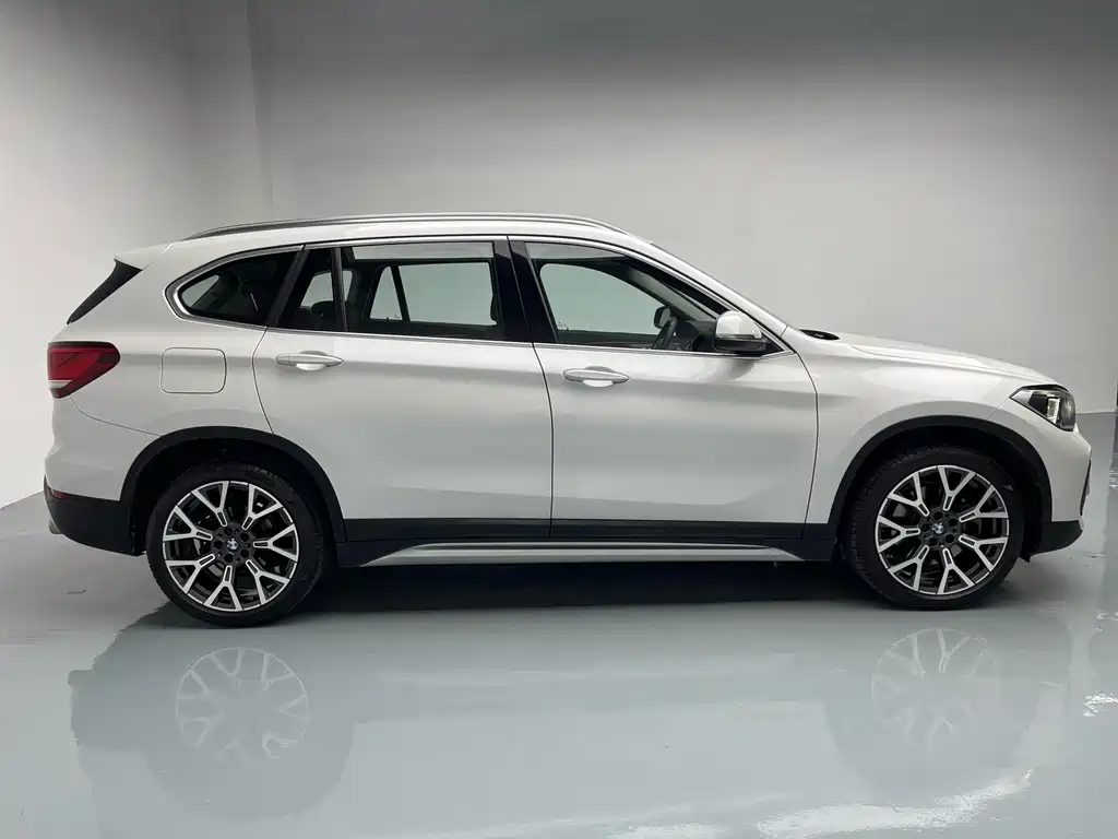 BMW BMW X1 2022 xDrive25Li Premium Model 2022 - thumbnail 4