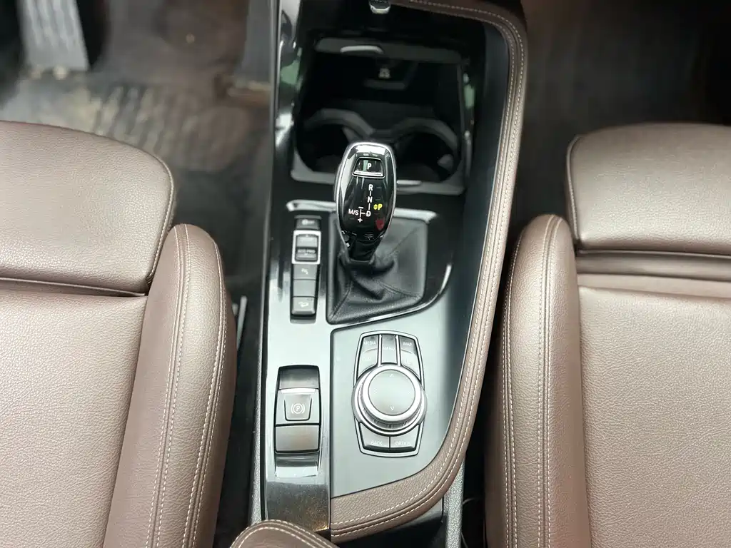 BMW BMW X1 2022 xDrive25Li Premium Model 2022 - thumbnail 12