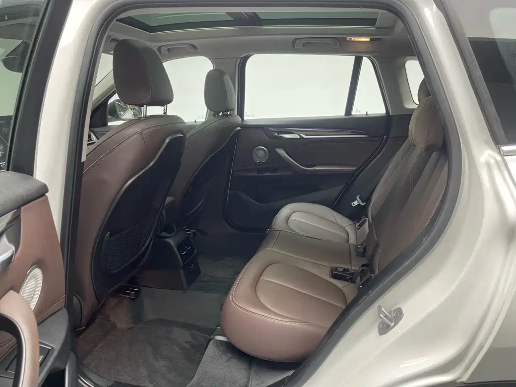 BMW BMW X1 2022 xDrive25Li Premium Model 2022 - thumbnail 18