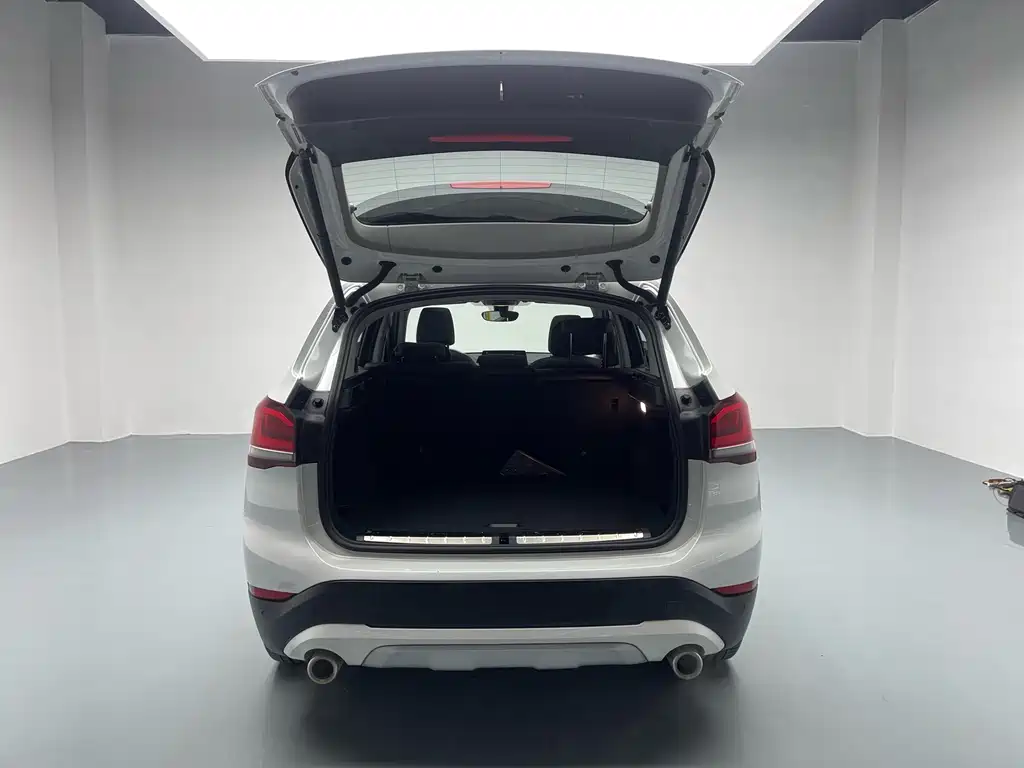 BMW BMW X1 2022 xDrive25Li Premium Model 2022 - thumbnail 28