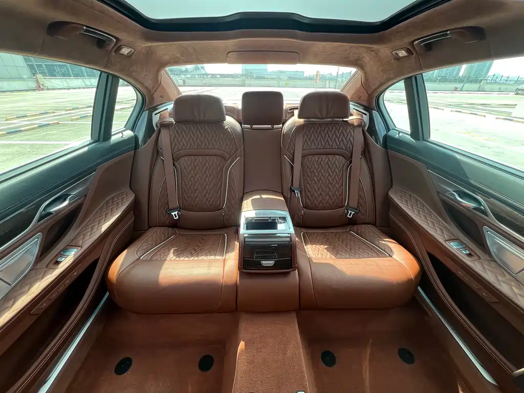 BMW BMW 7 Series 2021 740Li xDrive Executive Luxury Package 2021 - thumbnail 9