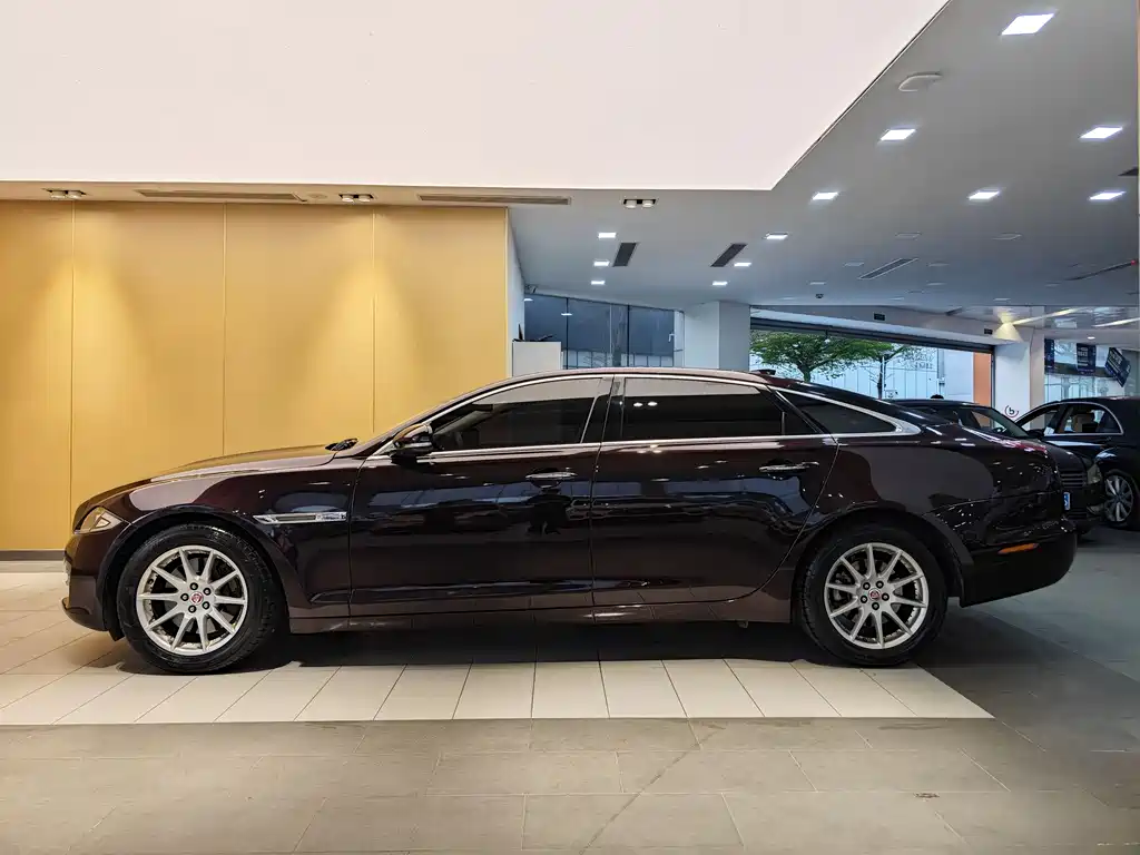 Jaguar Jaguar XJ 2016 XJL 2.0T RWD Elegant Business Edition 2017 - thumbnail 7