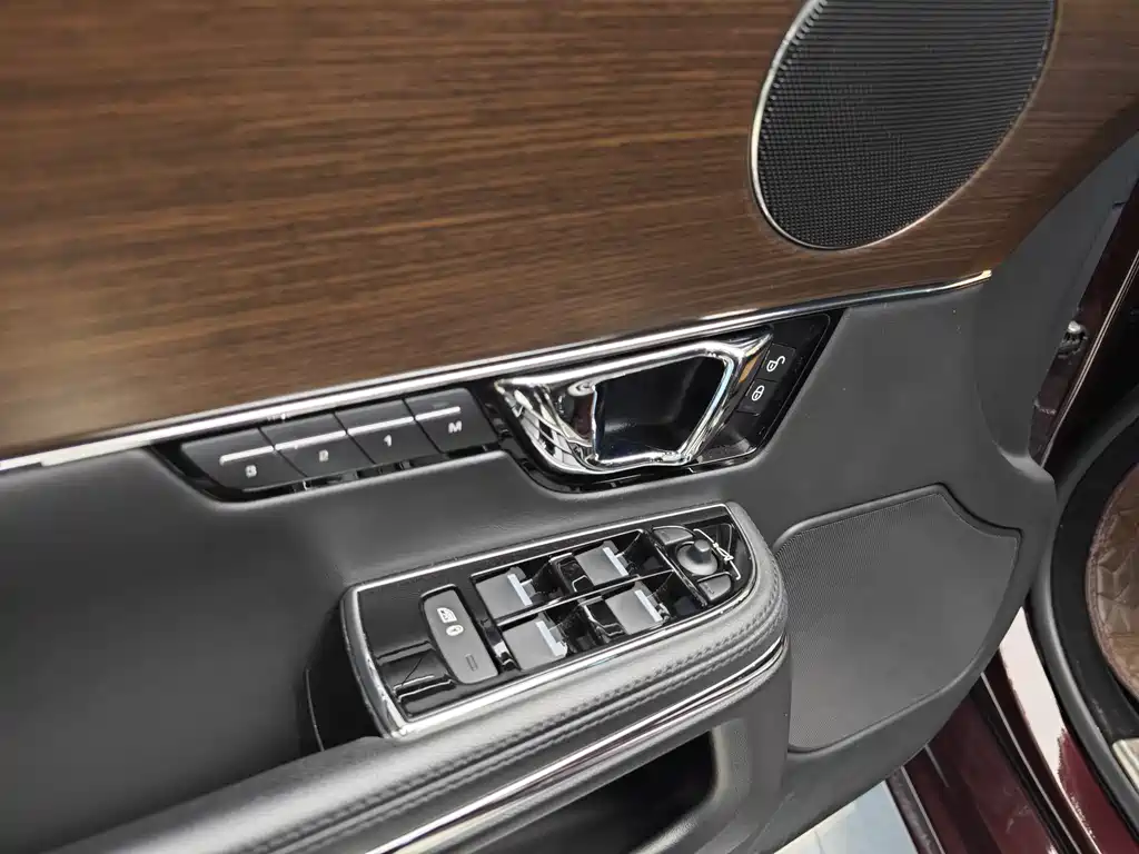 Jaguar Jaguar XJ 2016 XJL 2.0T RWD Elegant Business Edition 2017 - thumbnail 10