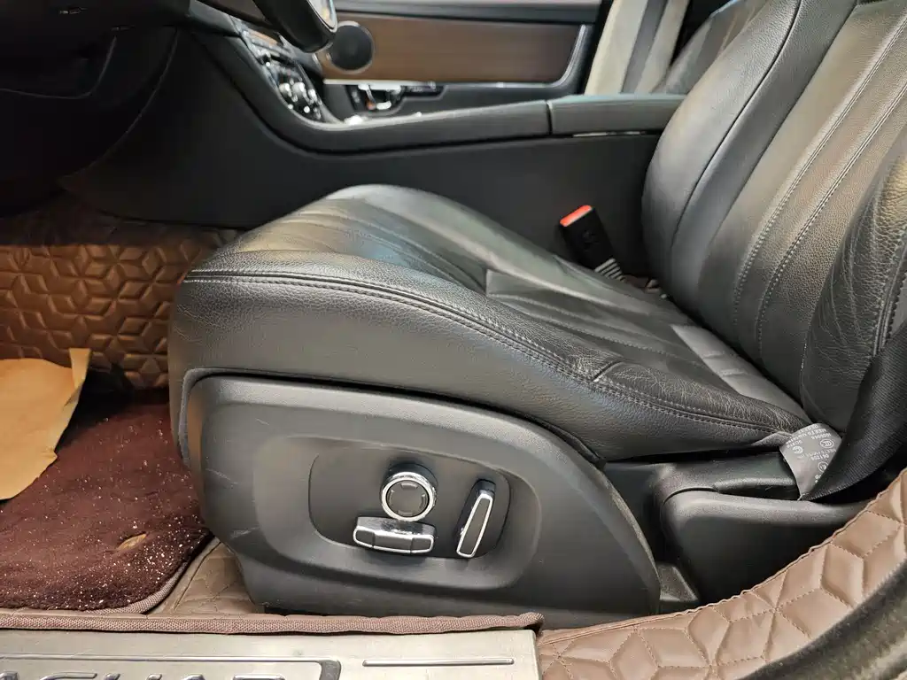 Jaguar Jaguar XJ 2016 XJL 2.0T RWD Elegant Business Edition 2017 - thumbnail 11