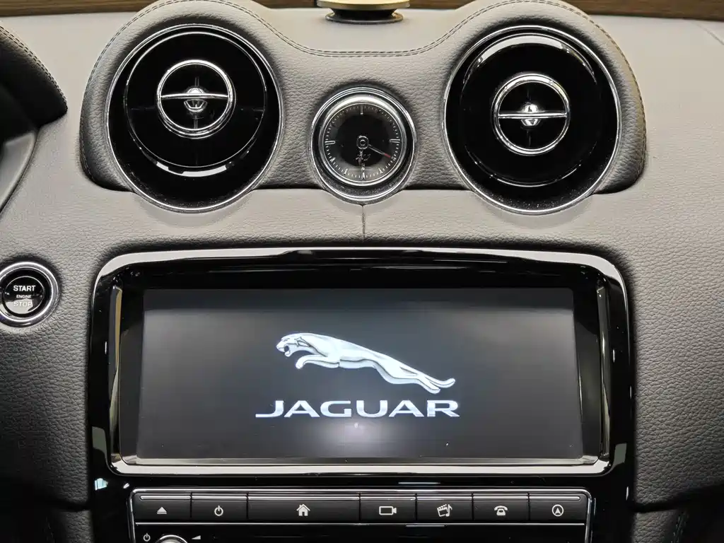 Jaguar Jaguar XJ 2016 XJL 2.0T RWD Elegant Business Edition 2017 - thumbnail 17
