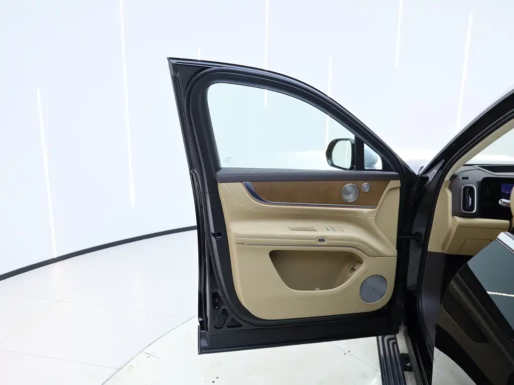 AITO Qijie Aito M9 2025 Extended Range Ultra 52kWh 6-Seat Version (192-line LiDAR) 2025 - thumbnail 9