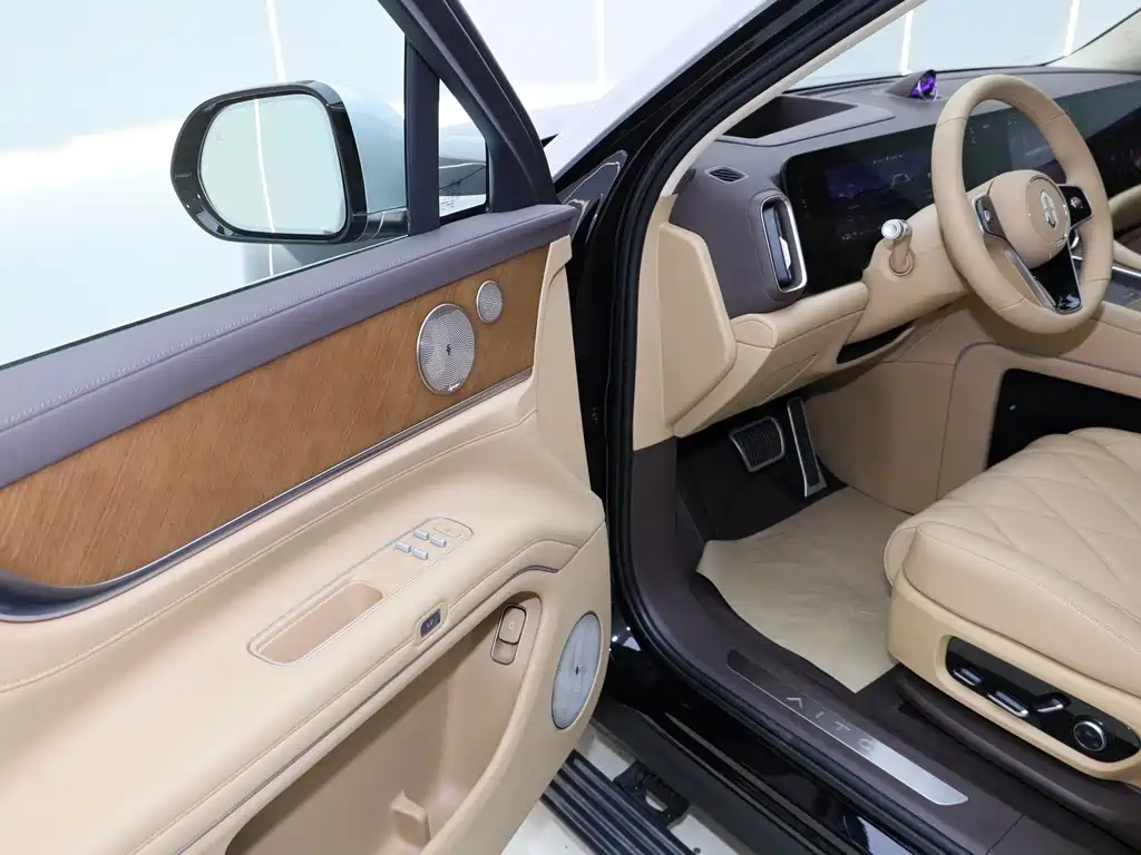 AITO Qijie Aito M9 2025 Extended Range Ultra 52kWh 6-Seat Version (192-line LiDAR) 2025 - thumbnail 14