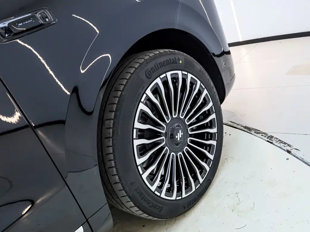 Zhiji Auto IM LS9 2026 66 Ultra 2025 - thumbnail 13