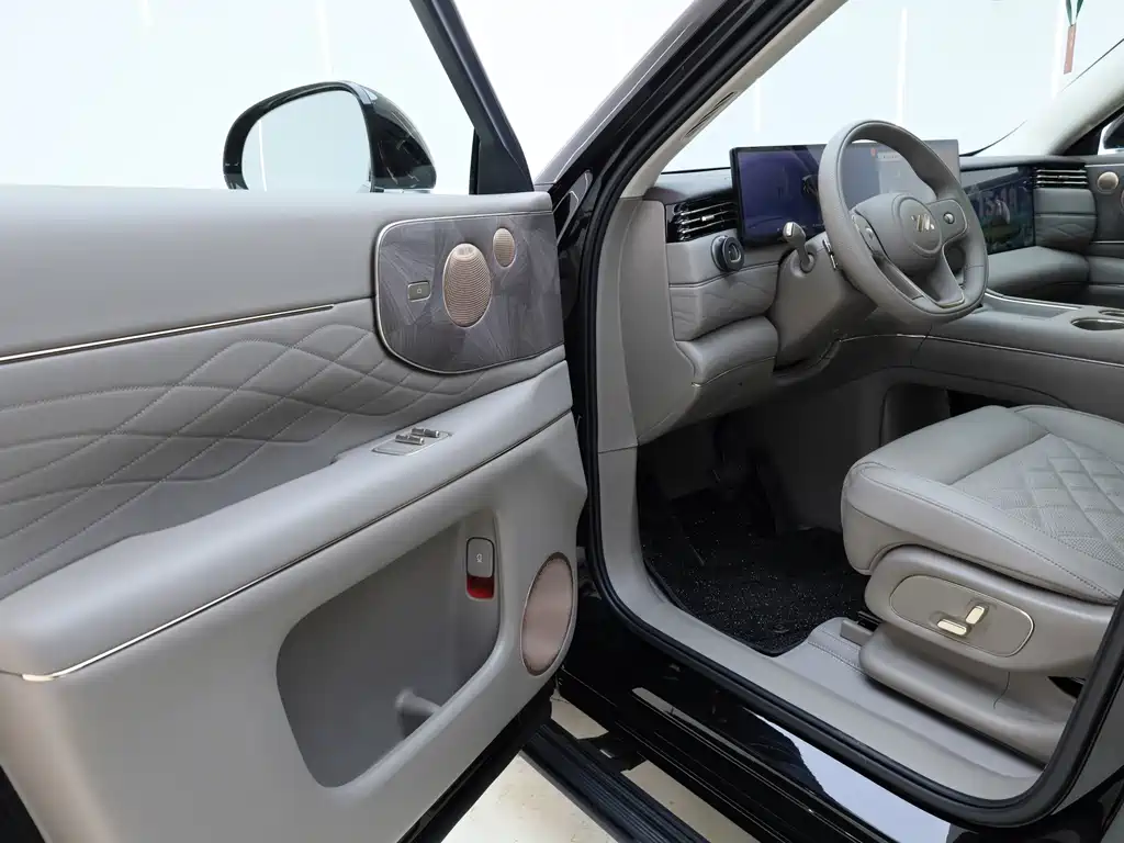 Zhiji Auto IM LS9 2026 66 Ultra 2025 - thumbnail 14