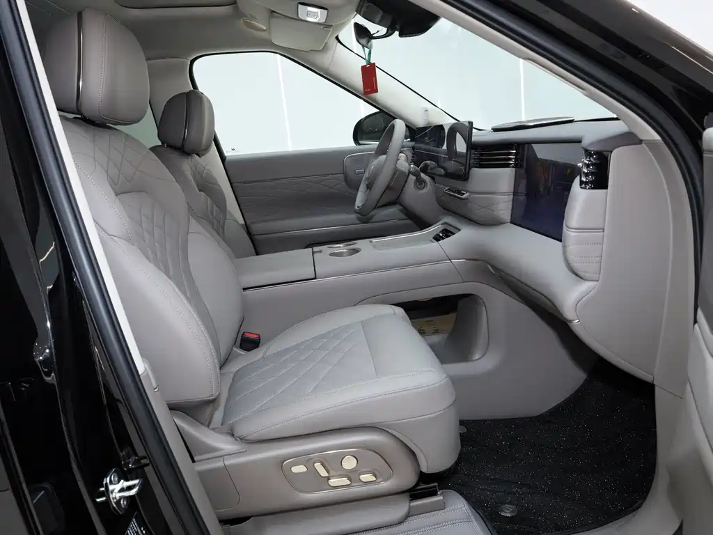 Zhiji Auto IM LS9 2026 66 Ultra 2025 - thumbnail 16