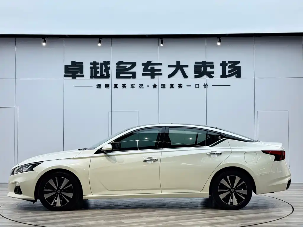 Nissan Nissan Altima 2020 2.0T XL Upper AD1 Intelligent Navigation Edition 2020 - thumbnail 4
