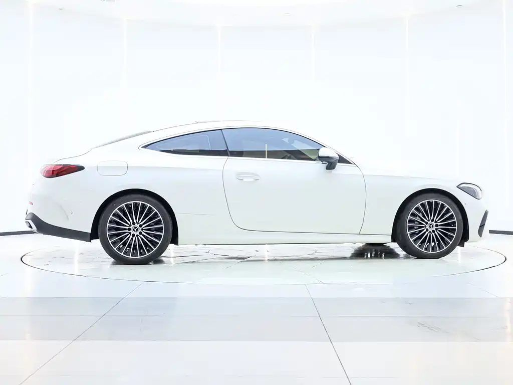 Mercedes-Benz Mercedes-Benz CLE 2025 CLE 300 4MATIC Coupe 2025 - thumbnail 4