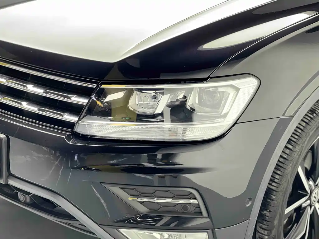 Volkswagen Volkswagen Tiguan L 2019 330TSI Automatic 2WD Intelligent Luxury Edition China V 2019 - thumbnail 6
