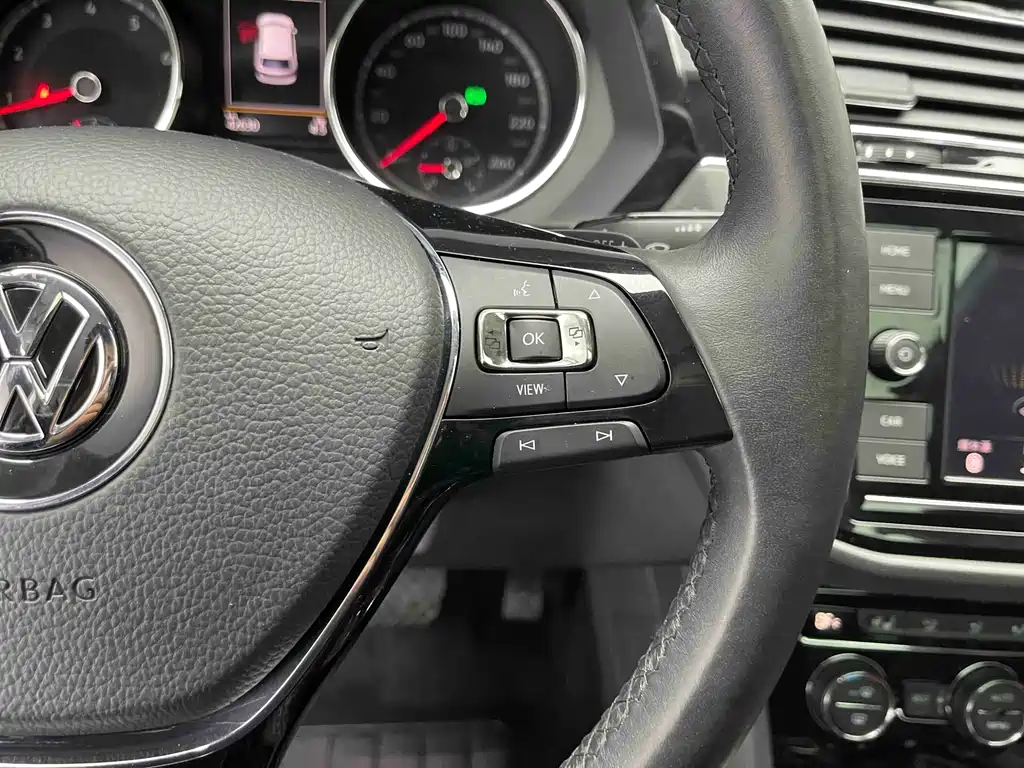Volkswagen Volkswagen Tiguan L 2019 330TSI Automatic 2WD Intelligent Luxury Edition China V 2019 - thumbnail 11