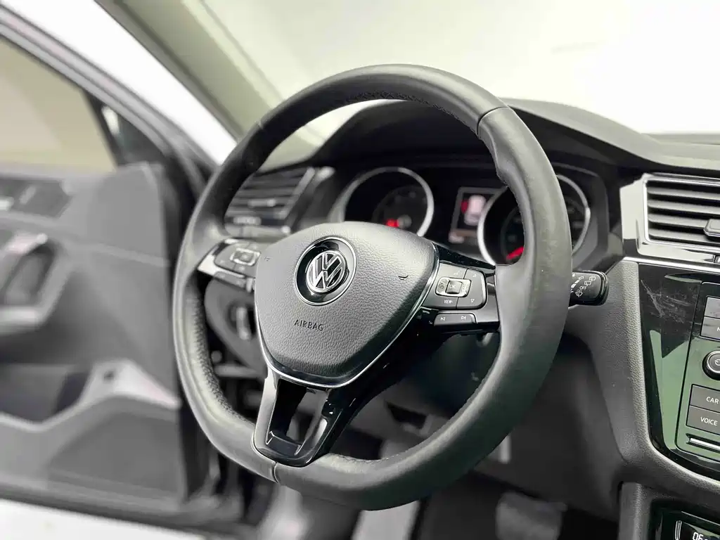Volkswagen Volkswagen Tiguan L 2019 330TSI Automatic 2WD Intelligent Luxury Edition China V 2019 - thumbnail 18