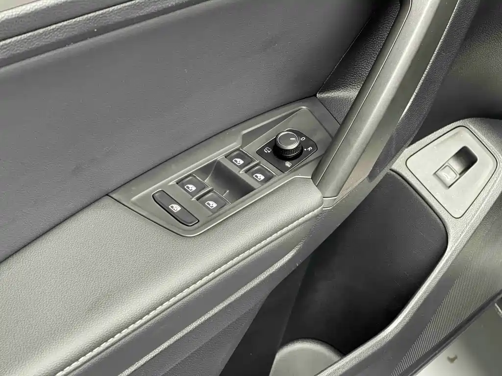 Volkswagen Volkswagen Tiguan L 2019 330TSI Automatic 2WD Intelligent Luxury Edition China V 2019 - thumbnail 22