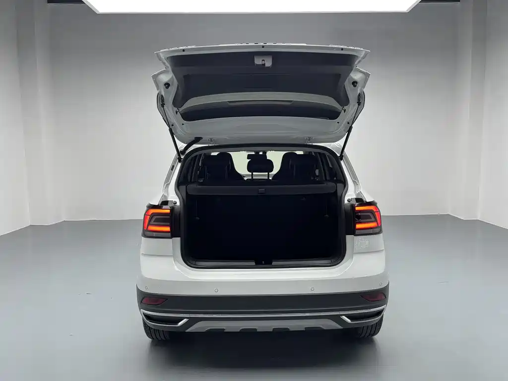 Volkswagen Tharu 2023 300TSI DSG Comfort Edition 2024 - thumbnail 6