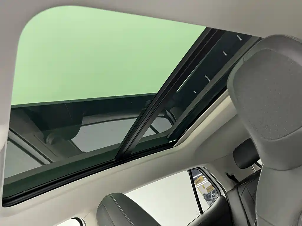 Volkswagen Tharu 2023 300TSI DSG Comfort Edition 2024 - thumbnail 9