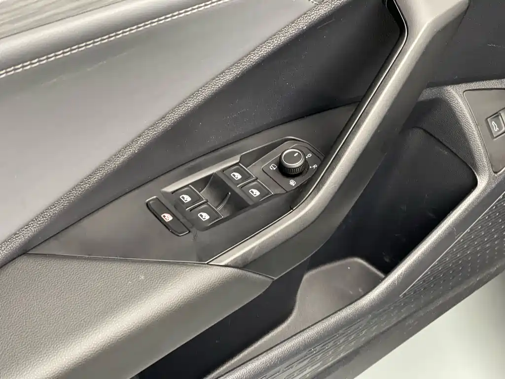Volkswagen Volkswagen Sagitar 2023 300TSI DSG Comfortline 2023 - thumbnail 24