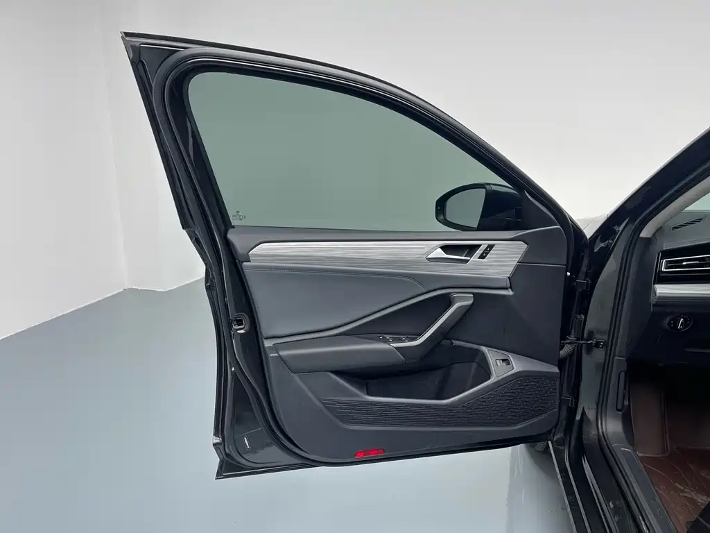 Volkswagen Volkswagen Sagitar 2023 300TSI DSG Comfortline 2023 - thumbnail 25