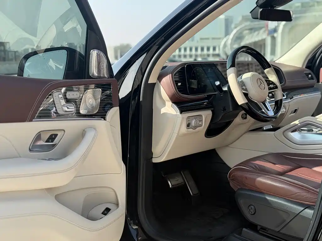 Mercedes-Benz Mercedes-Benz GLS 2023 GLS 450 4MATIC Luxury Edition 2023 - thumbnail 4