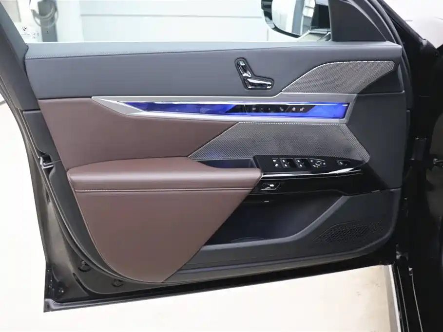 BMW BMW 7 Series 2023 Model Year Facelift 740Li M Sport Package 2025 - thumbnail 10
