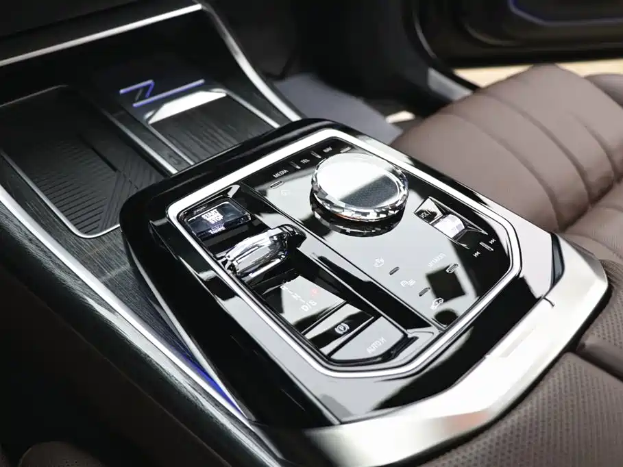 BMW BMW 7 Series 2023 Model Year Facelift 740Li M Sport Package 2025 - thumbnail 14