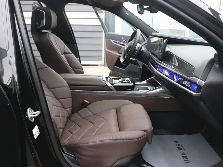 BMW BMW 7 Series 2023 Model Year Facelift 740Li M Sport Package 2025 - thumbnail 24