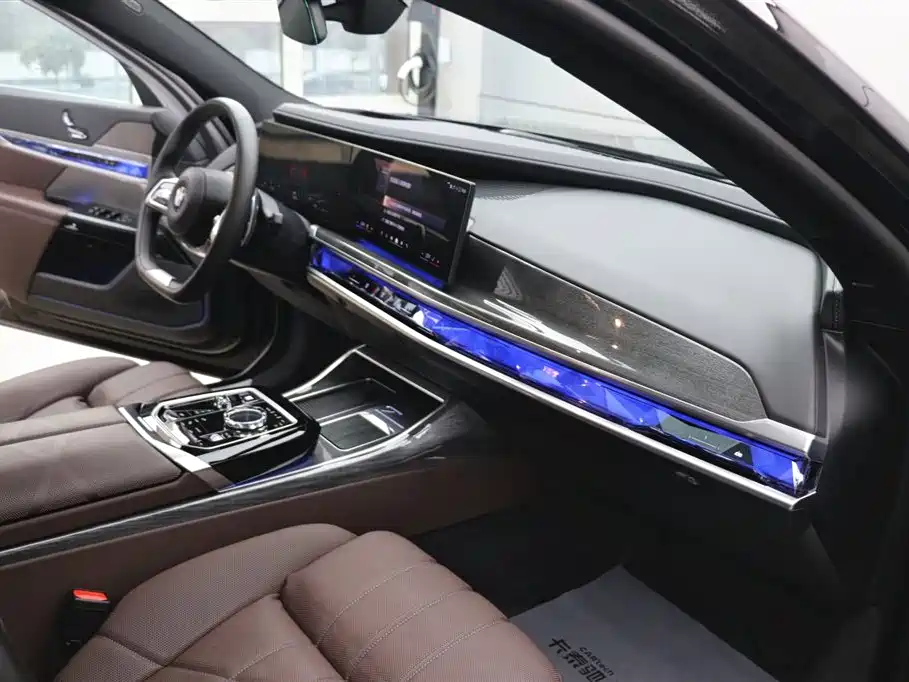 BMW BMW 7 Series 2023 Model Year Facelift 740Li M Sport Package 2025 - thumbnail 25