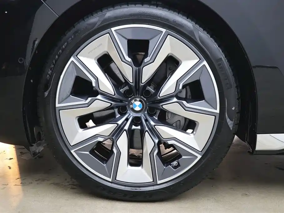 BMW BMW 7 Series 2023 Model Year Facelift 740Li M Sport Package 2025 - thumbnail 28