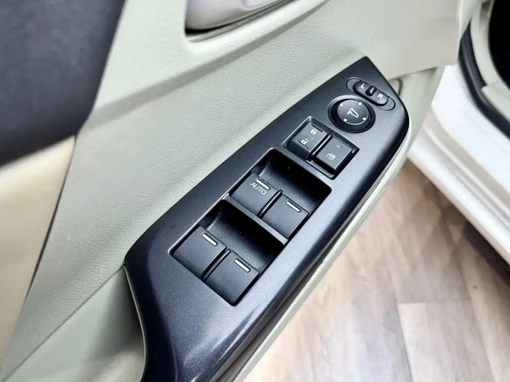 Honda Honda Civic 2014 1.8L Automatic Classic Edition 2015 - thumbnail 11
