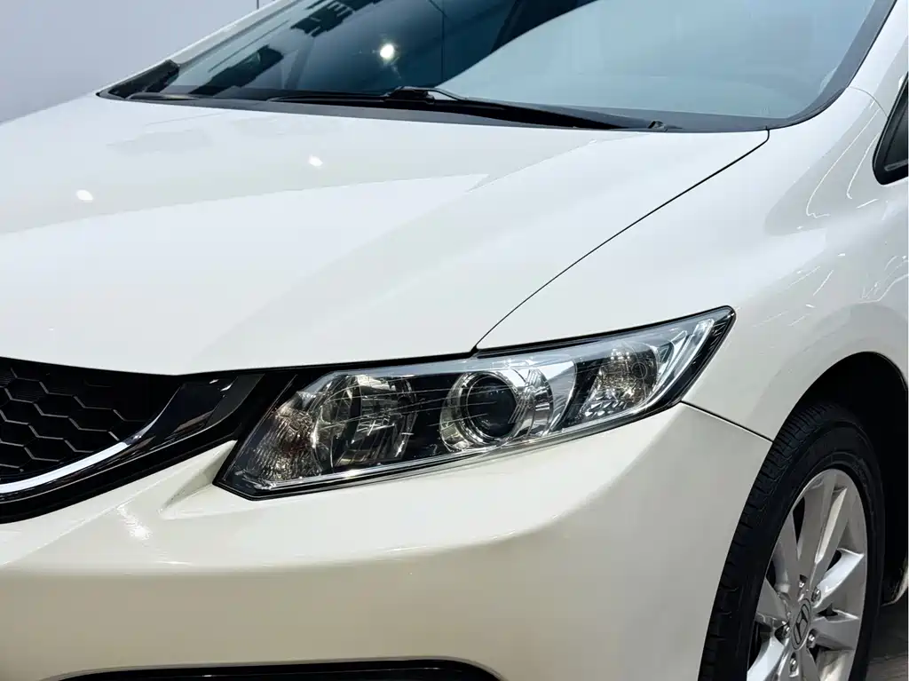 Honda Honda Civic 2014 1.8L Automatic Classic Edition 2015 - thumbnail 18