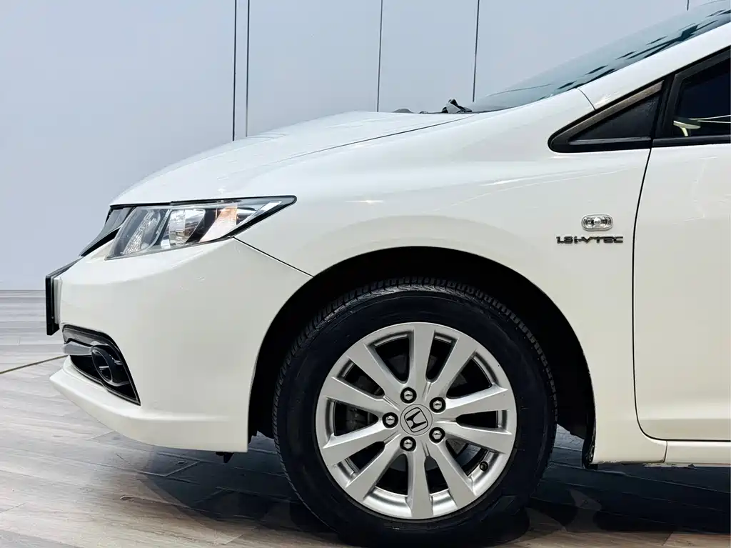 Honda Honda Civic 2014 1.8L Automatic Classic Edition 2015 - thumbnail 19