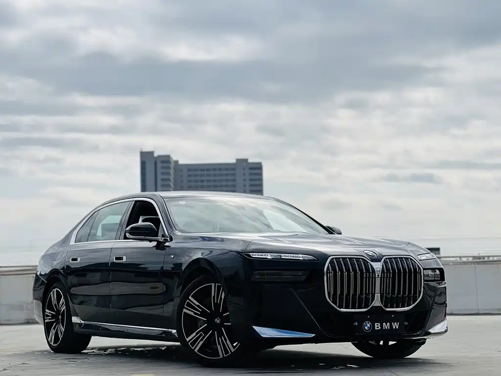 BMW BMW 7 Series 2023 740Li M Sport Package Premium Model 2025 - thumbnail 3