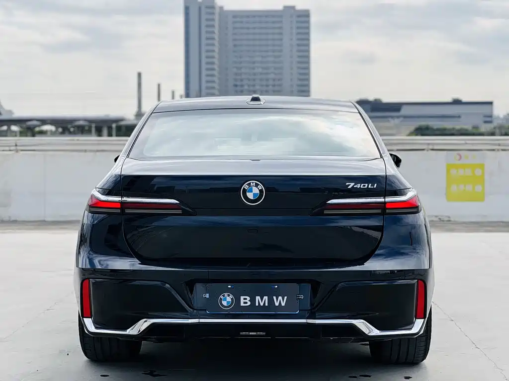 BMW BMW 7 Series 2023 740Li M Sport Package Premium Model 2025 - thumbnail 8