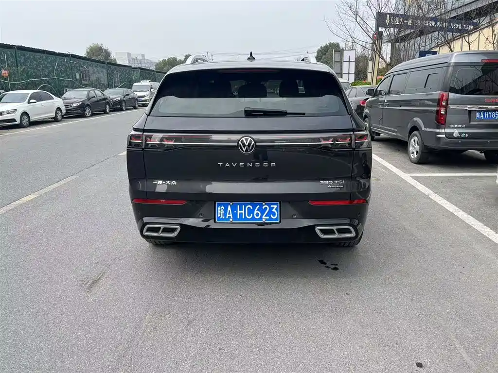 Volkswagen Lantu 2023 380TSI AWD R-Line Touring Edition 2023 - thumbnail 5
