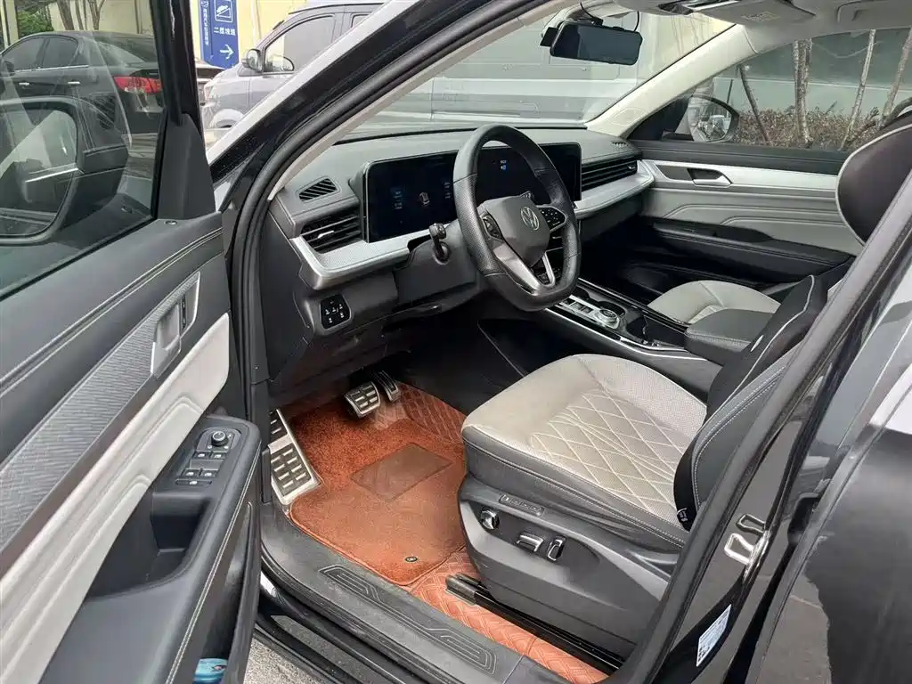 Volkswagen Lantu 2023 380TSI AWD R-Line Touring Edition 2023 - thumbnail 8
