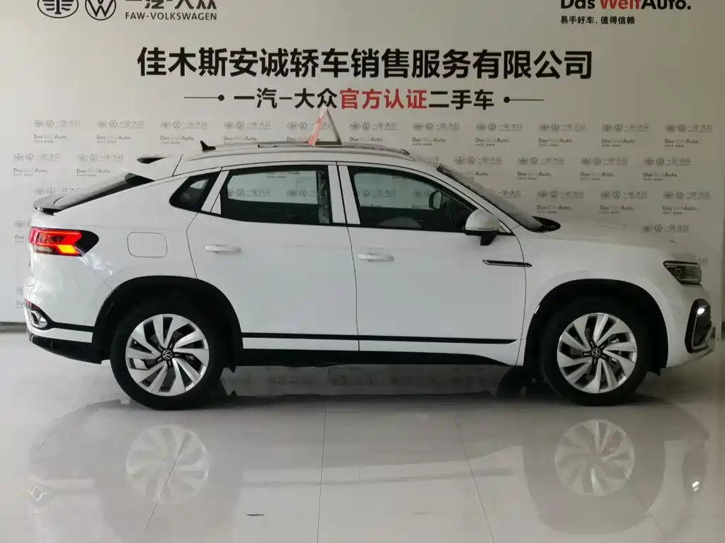 Volkswagen Tayron X 2020 330TSI Two-Wheel Drive Premium Intelligent Connectivity Edition 2022 - thumbnail 3