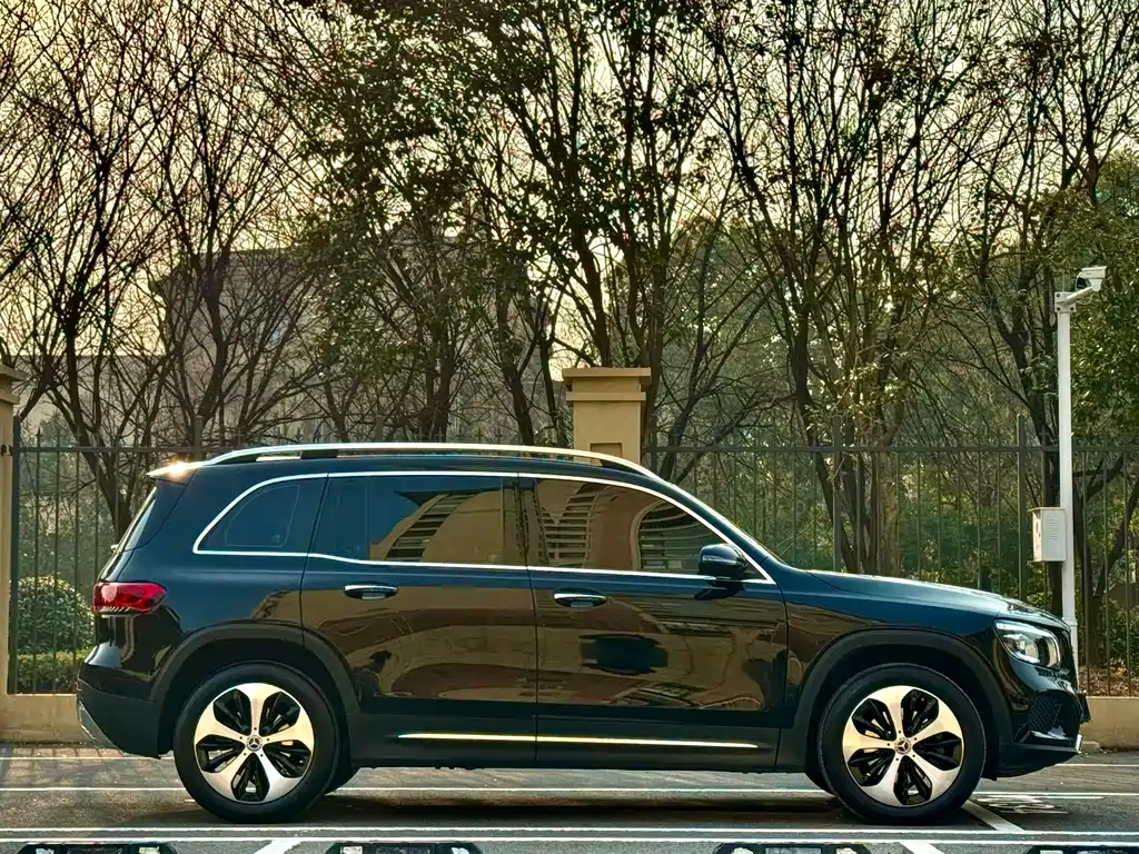 Mercedes-Benz Mercedes-Benz GLB 2022 GLB 220 Style 2022 - thumbnail 4