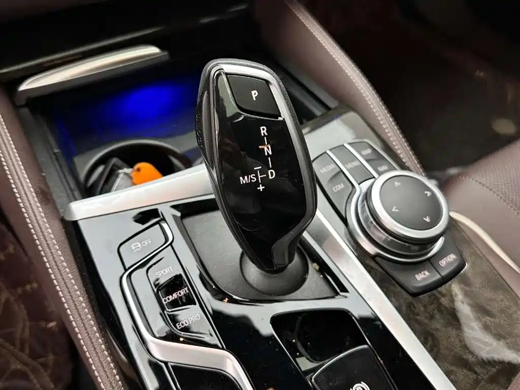 BMW BMW 5 Series 2022 Model Year Facelift 525Li M Sport Package 2022 - thumbnail 14