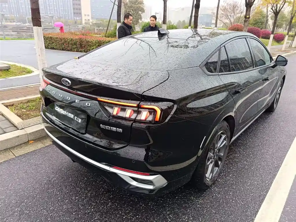 Ford Mondeo 2025 2.0T EcoBoost Luxury 2024 - thumbnail 4