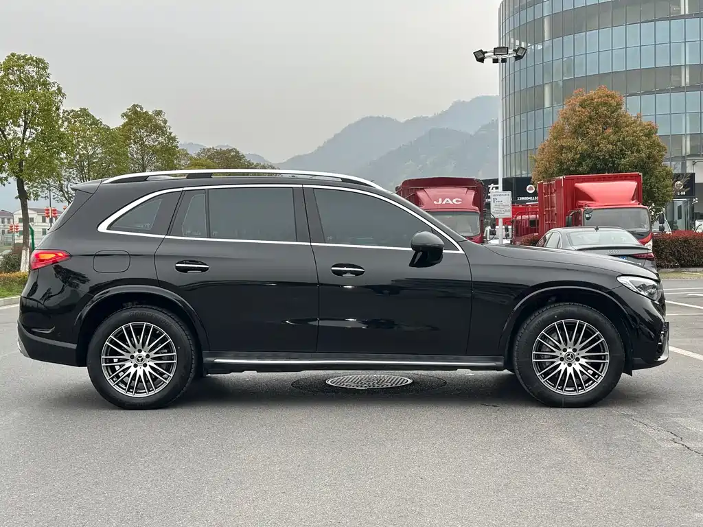 Mercedes-Benz Mercedes-Benz GLC 2025 GLC 300 L 4MATIC Sport 7-seater 2024 - thumbnail 4